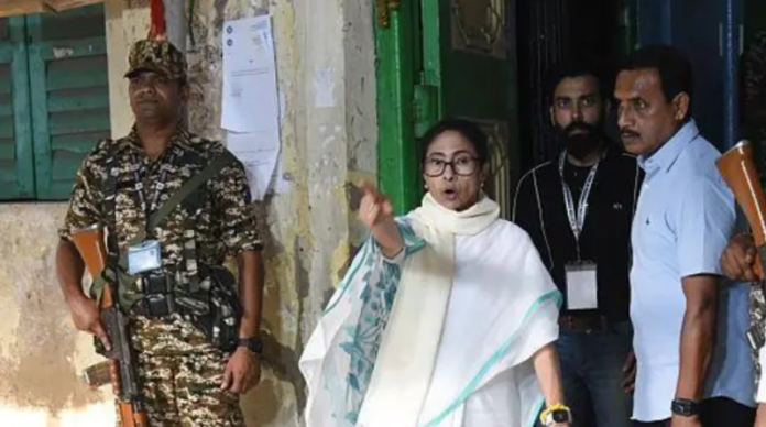 Ruckus erupts outside strong room in Kolkata