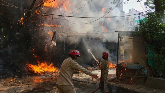 Despite the horrific accident in Malviya Nagar, many prominent leaders failed to visit the site.